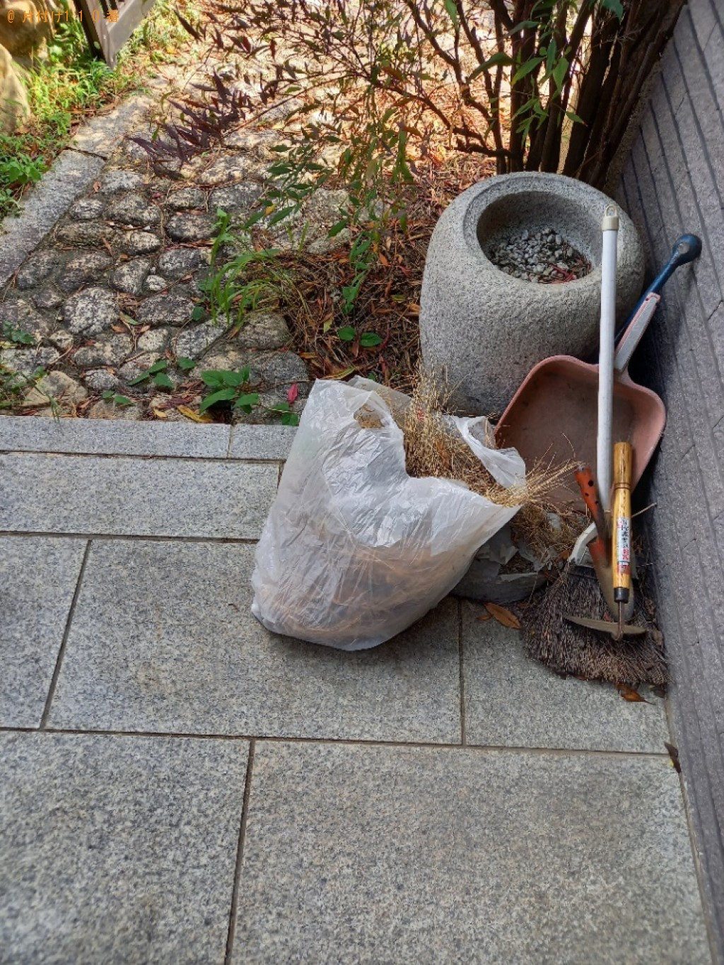 【高松市高松町】枯草、不用品等の回収・処分と簡易清掃ご依頼