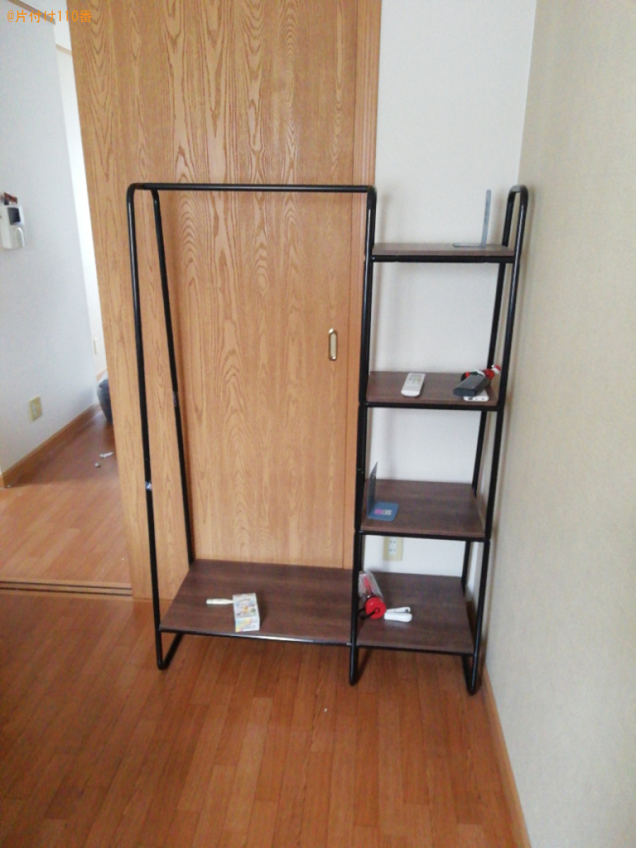 マットレス付きシングルベッド、二人掛けソファー、食器棚等の回収